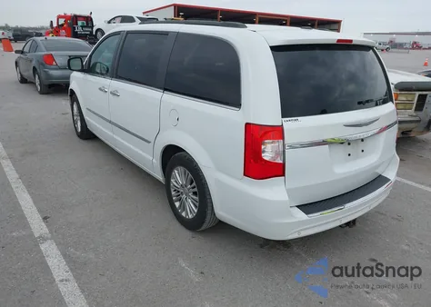 2015 Chrysler Town & Country Touring-L z USA, uszkodzony, nr VIN 2C4RC1CG9FR573863